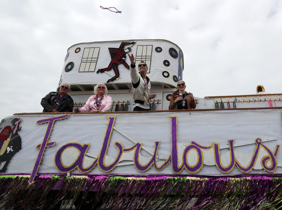 Mystic Krewe of Aquarius opens the second day of Mardi Gras | Local