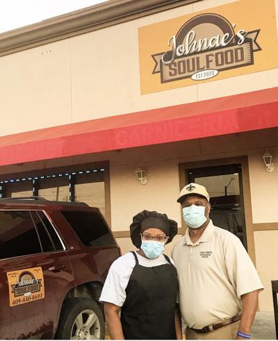 Local restaurant donates Christmas family dinners