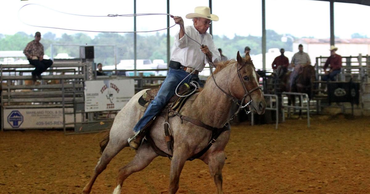 Age is no issue for this rodeo roper | Local News | The Daily News