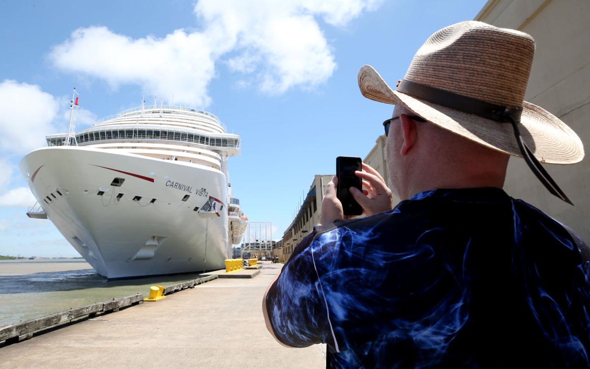 Crowds Gather To Welcome Cruise Ships Back To Galveston Island Local News The Daily News
