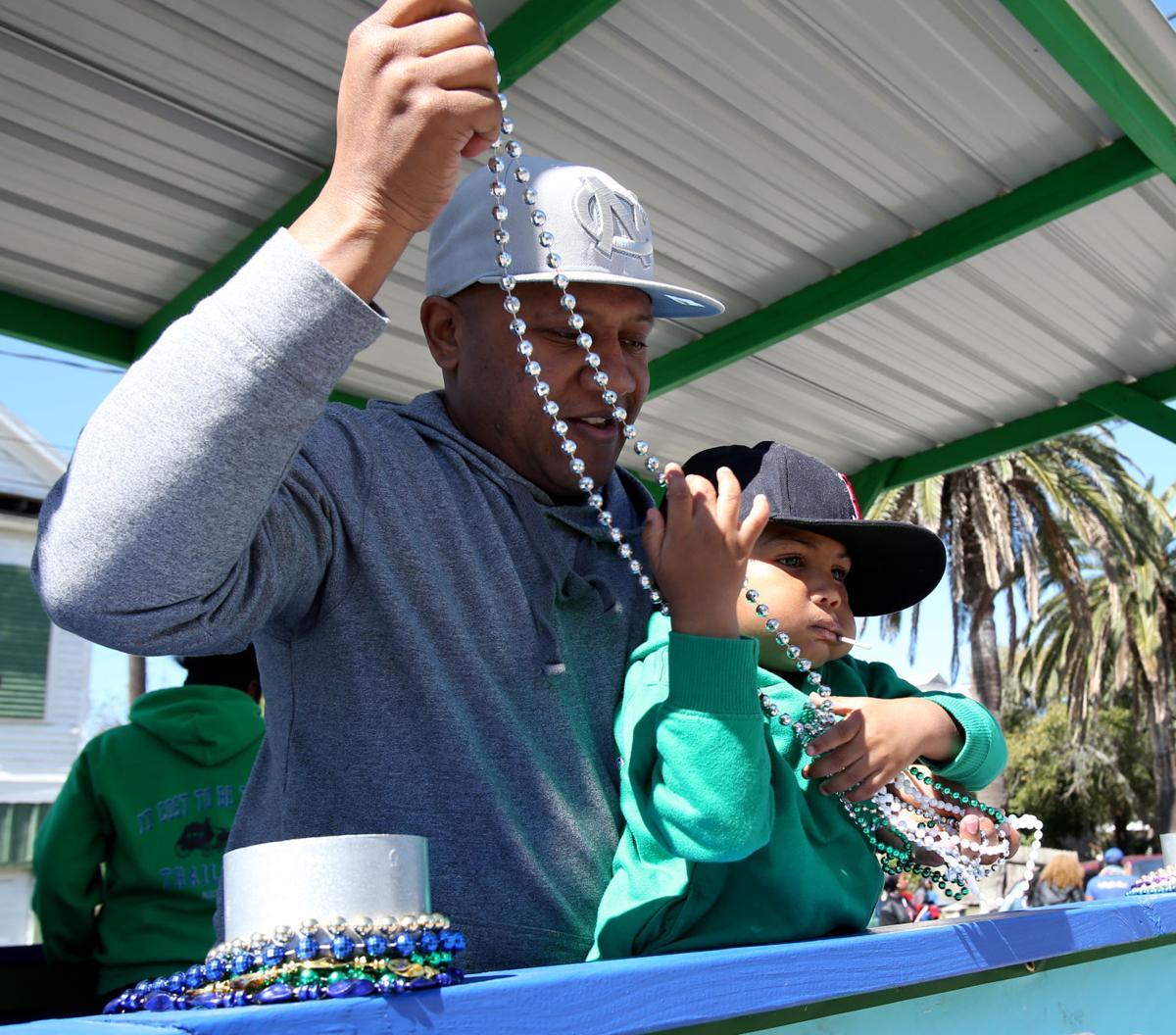 Krewe d’Esprit Rosaire Parade