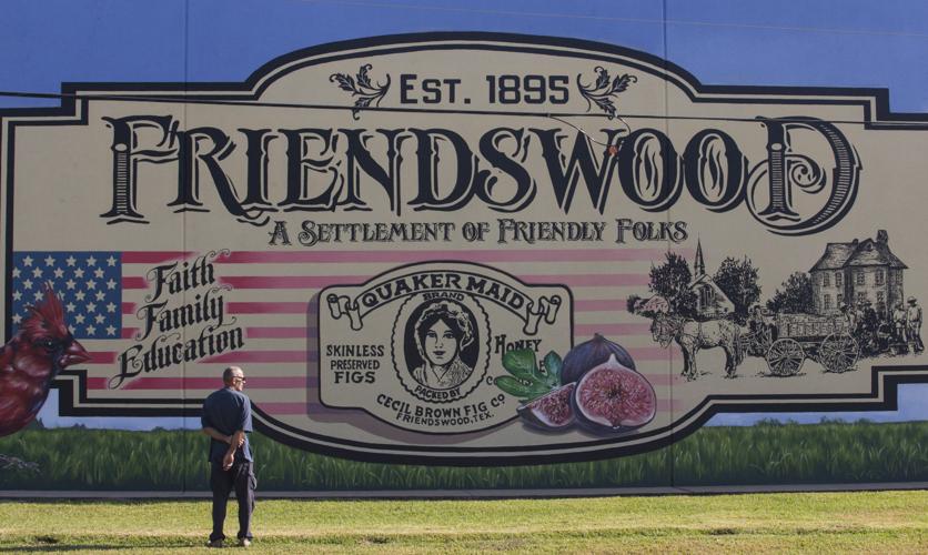 Artist creates Friendswood downtown mural Local News The Daily News