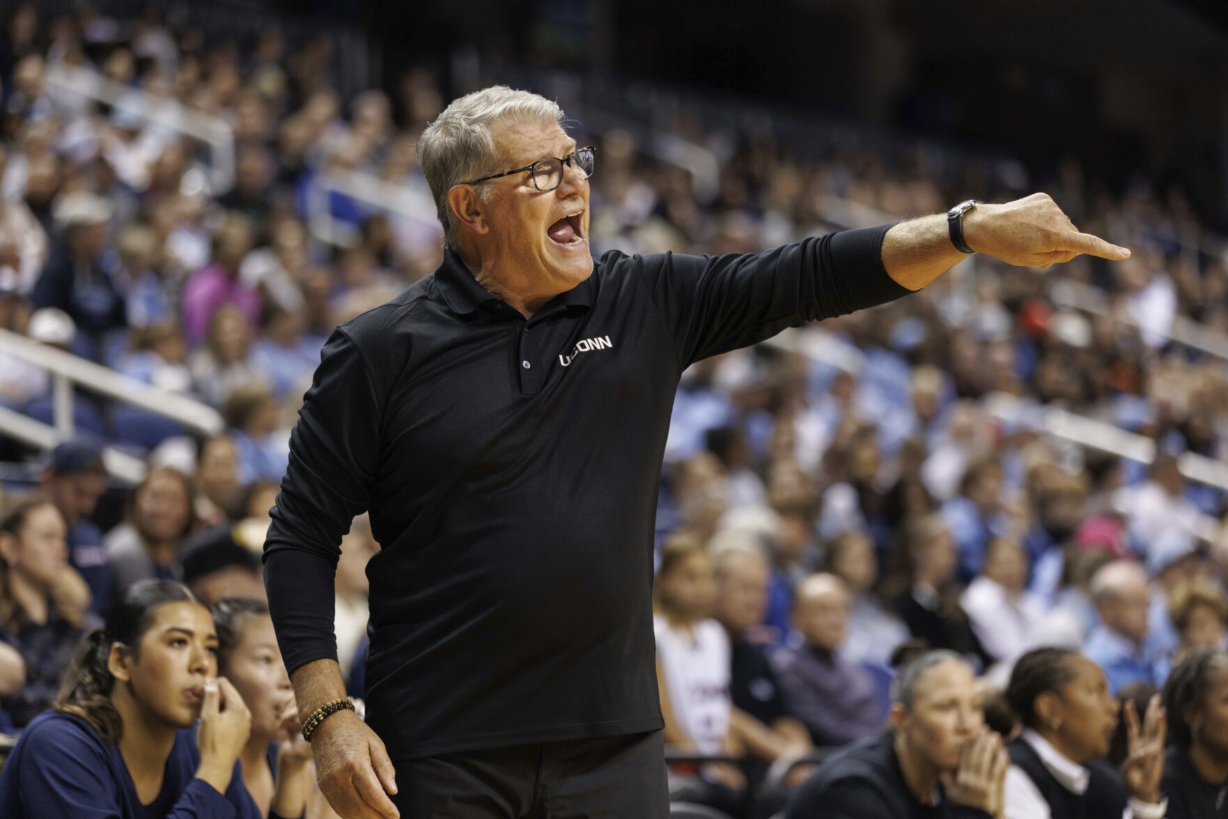 UConn Coach Geno Auriemma Breaks NCAA Wins Record, Getting 1,217th ...