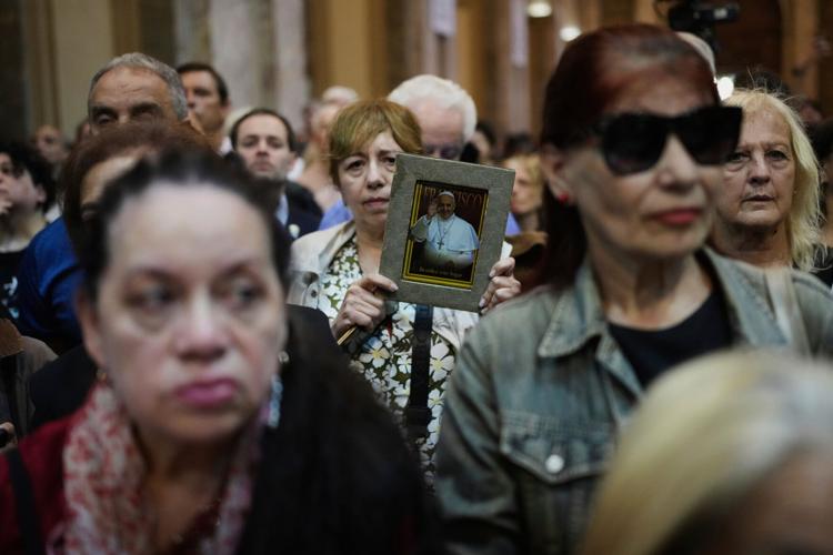 PHOTO COLLECTION Argentina reacts to Pope Francis' death Nation
