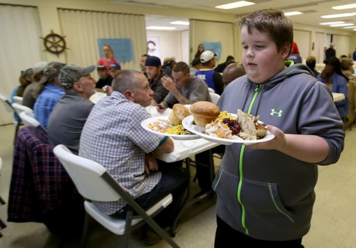 Mission Galveston feeds hundreds with annual Thanksgiving lunch Local