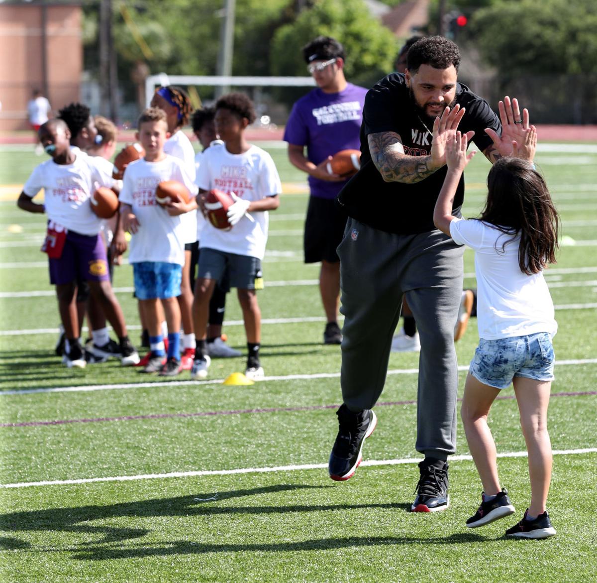 Tampa Bay Wr Ball High Alumnus Mike Evans Leads Way In Community Involvement Free Sports Columns The Daily News Tampa Bay Wr Ball High Alumnus Mike Evans Leads Way In Community Involvement Free Sports Columns The Daily News