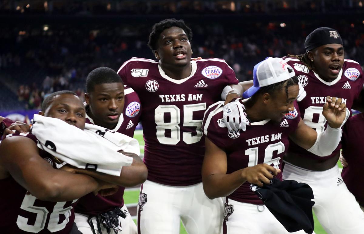 Dickinson Alumnus Adjusts Quickly To College Football As True