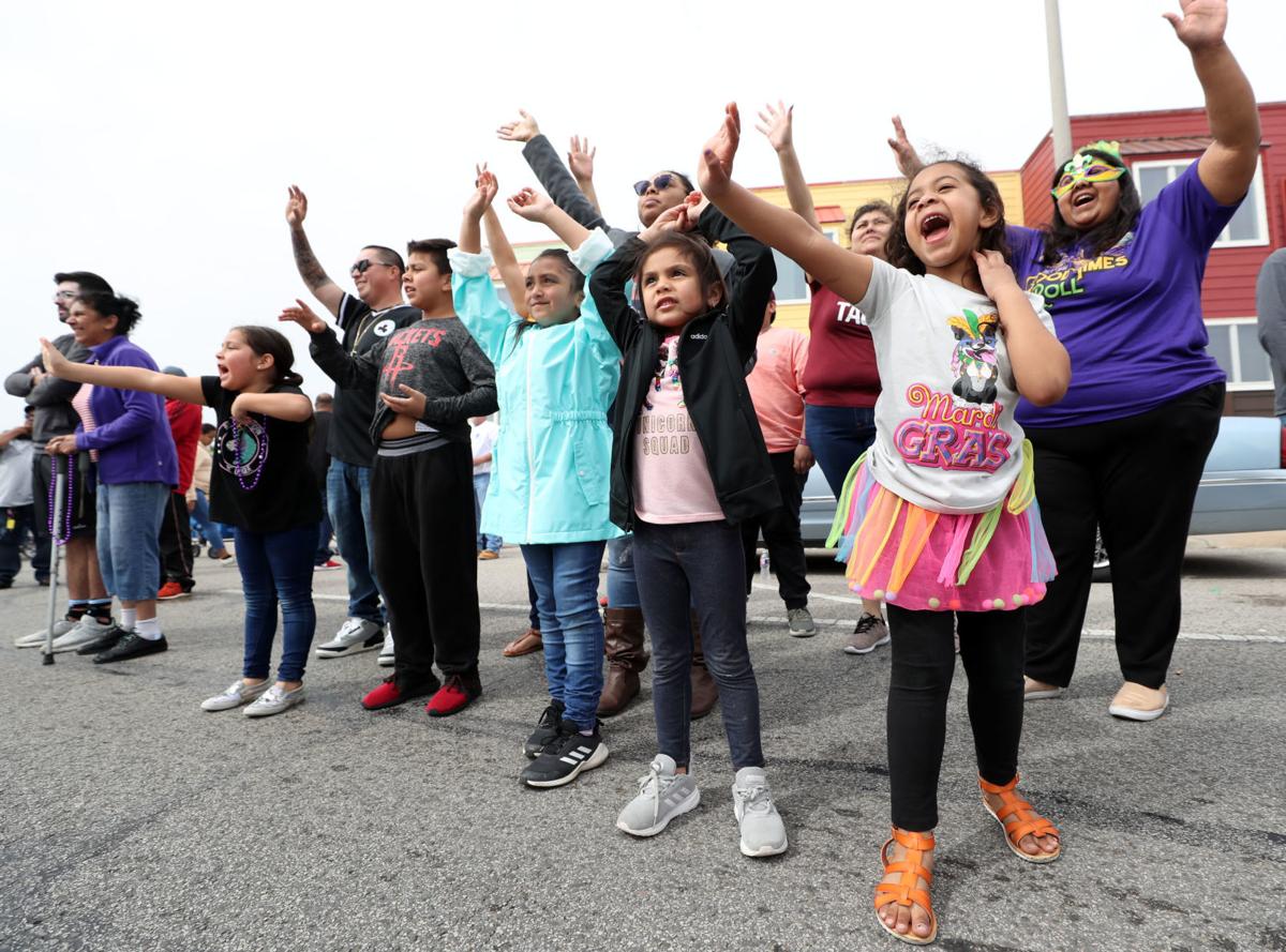 Mystic Krewe of Aquarius opens the second day of Mardi Gras | Local
