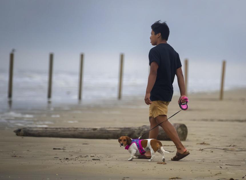 Beach Still Open In One Small Community And Galveston Leaders Aren Beach Still Open In One Small Community