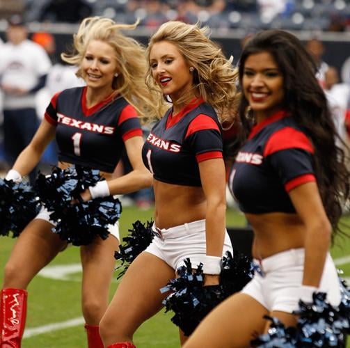 Extras Texans Cheerleaders From Galveston County In Focus The Daily News 