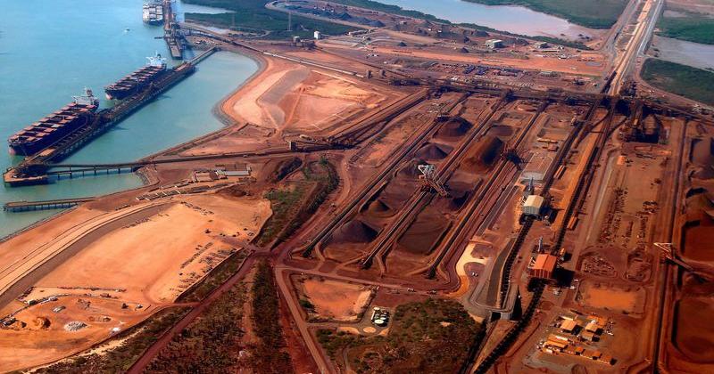 FILE PHOTO: Australia's top export sectors face rising strike threats