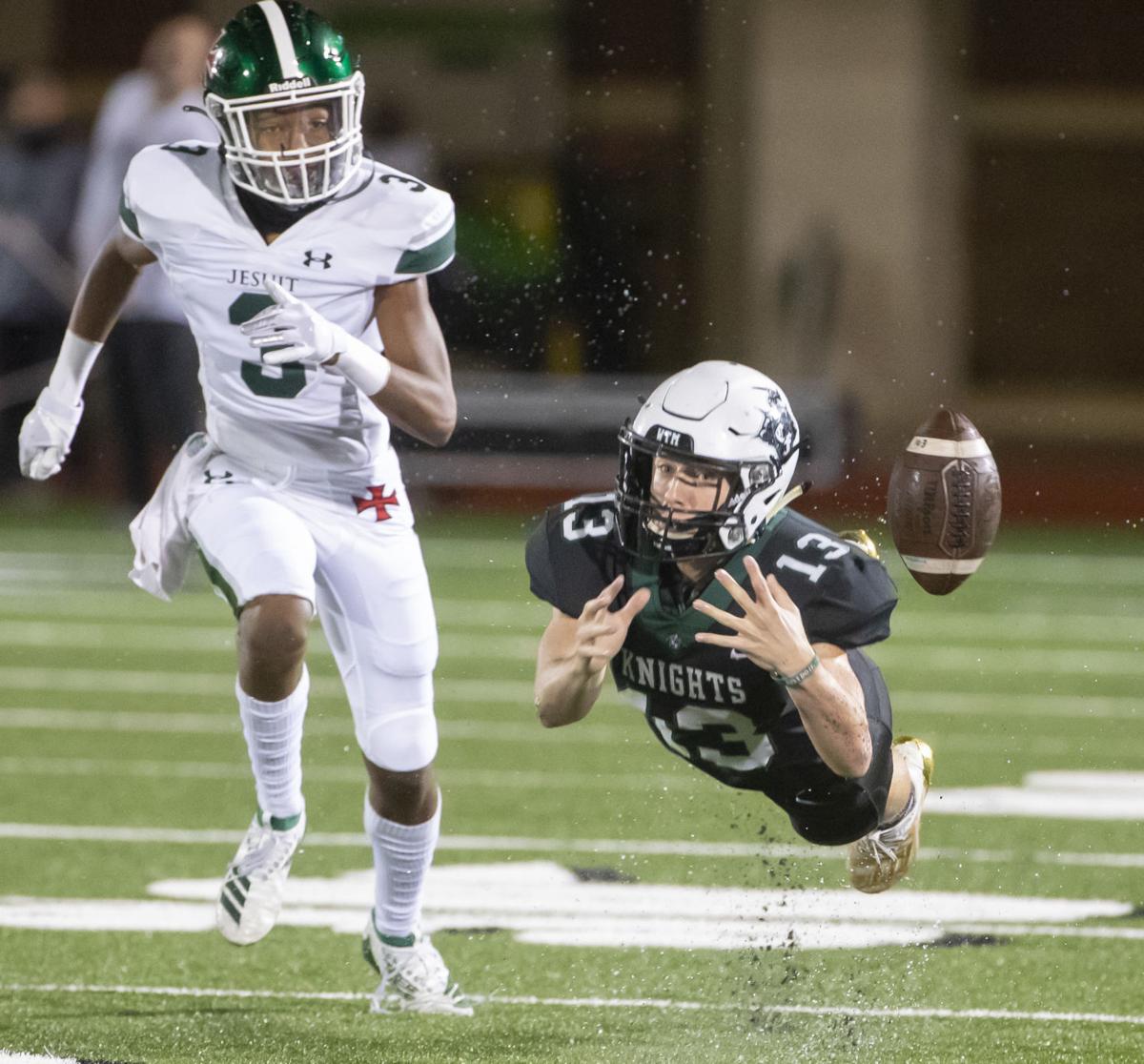 in focus clear falls vs strake jesuit playoff fooball in focus the daily news