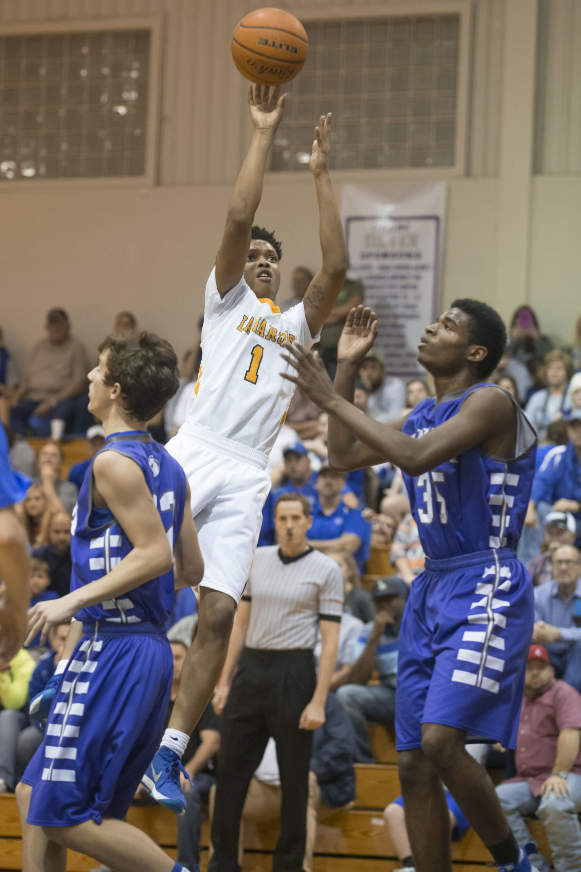 La Marque basketball seeks third straight regional championship