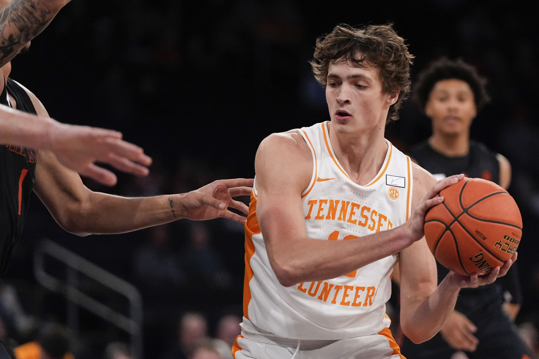 Lanier Scores 22 Points As No. 1 Tennessee Beats Miami 75-62 At Jimmy V ...