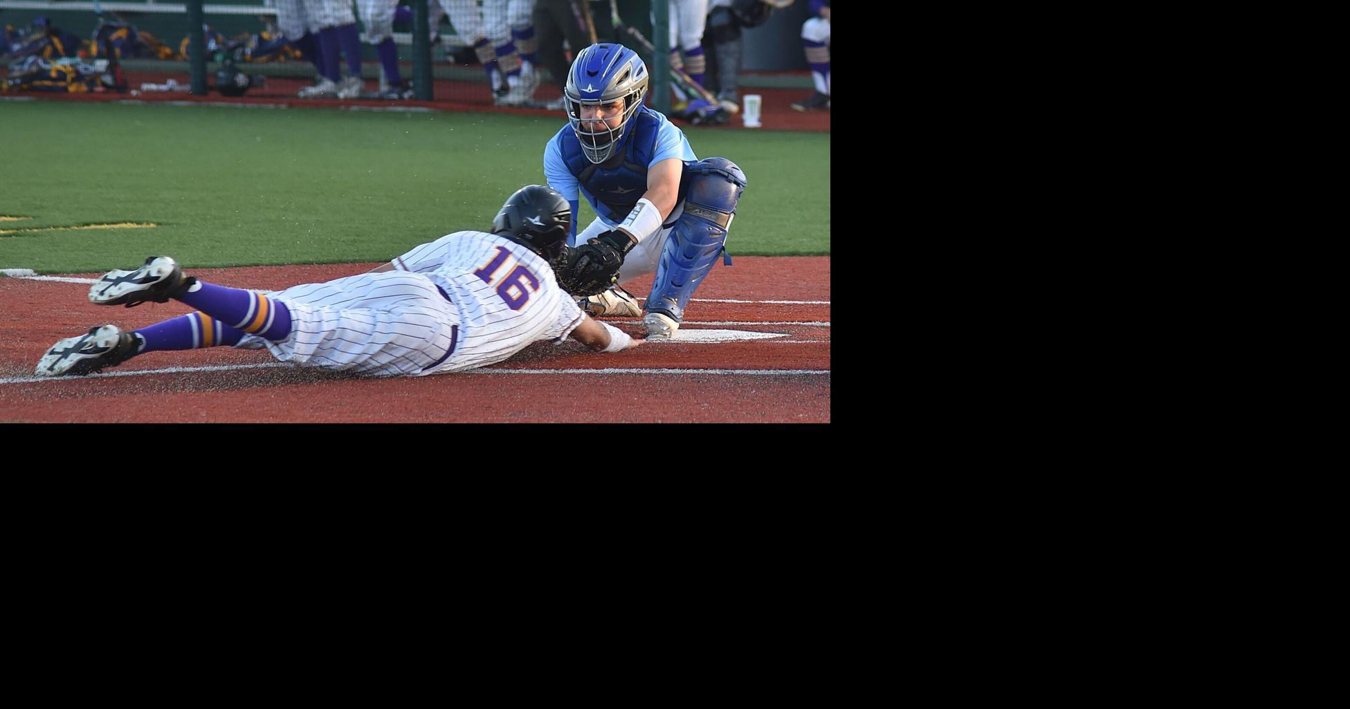 Friendswood pulls away late for key win over Ball High