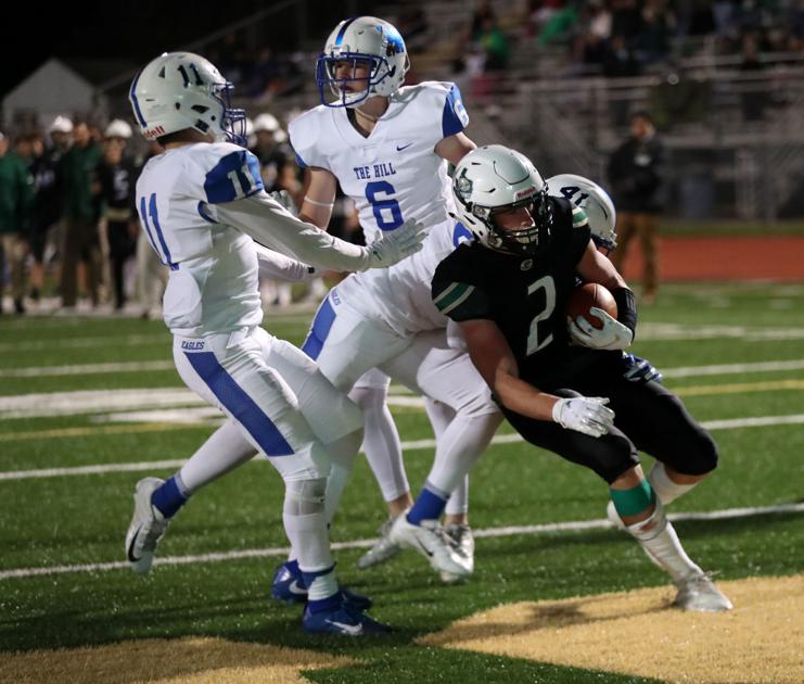 Backup Qb Sparks Barbers Hill Offense In Win Over Santa Fe High School Sports The Daily News