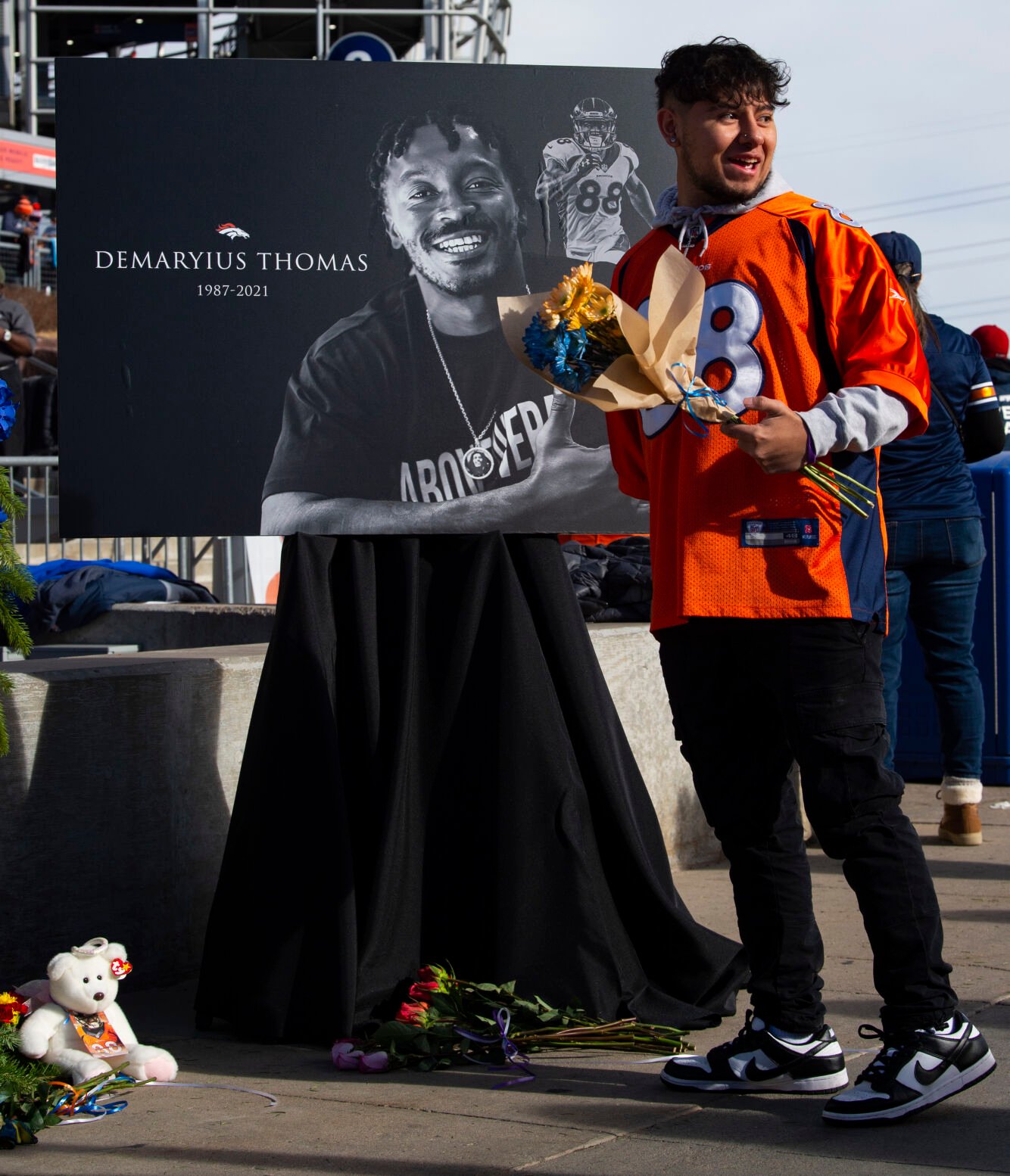 Demaryius Thomas Tributes Flood in as NFL Fans Mourn Death of Broncos Star