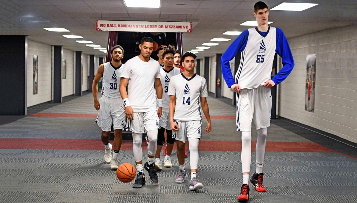 7 foot 7 Basketball Player Robert Bobroczkyi Is A Star Attraction 7-foot-7-basketball-player-robert-bobroczkyi-is-a-star-attraction