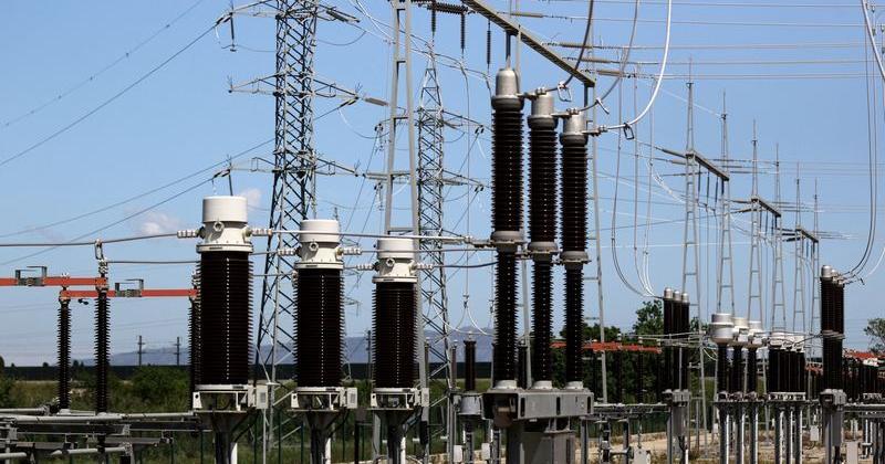 Spain's grid operator blames power plants for blackout, disputes miscalculation