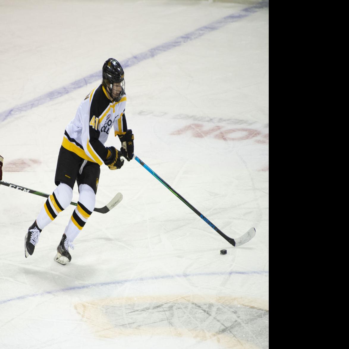 DU Pioneers can't complete sweep of No. 1 North Dakota hockey team