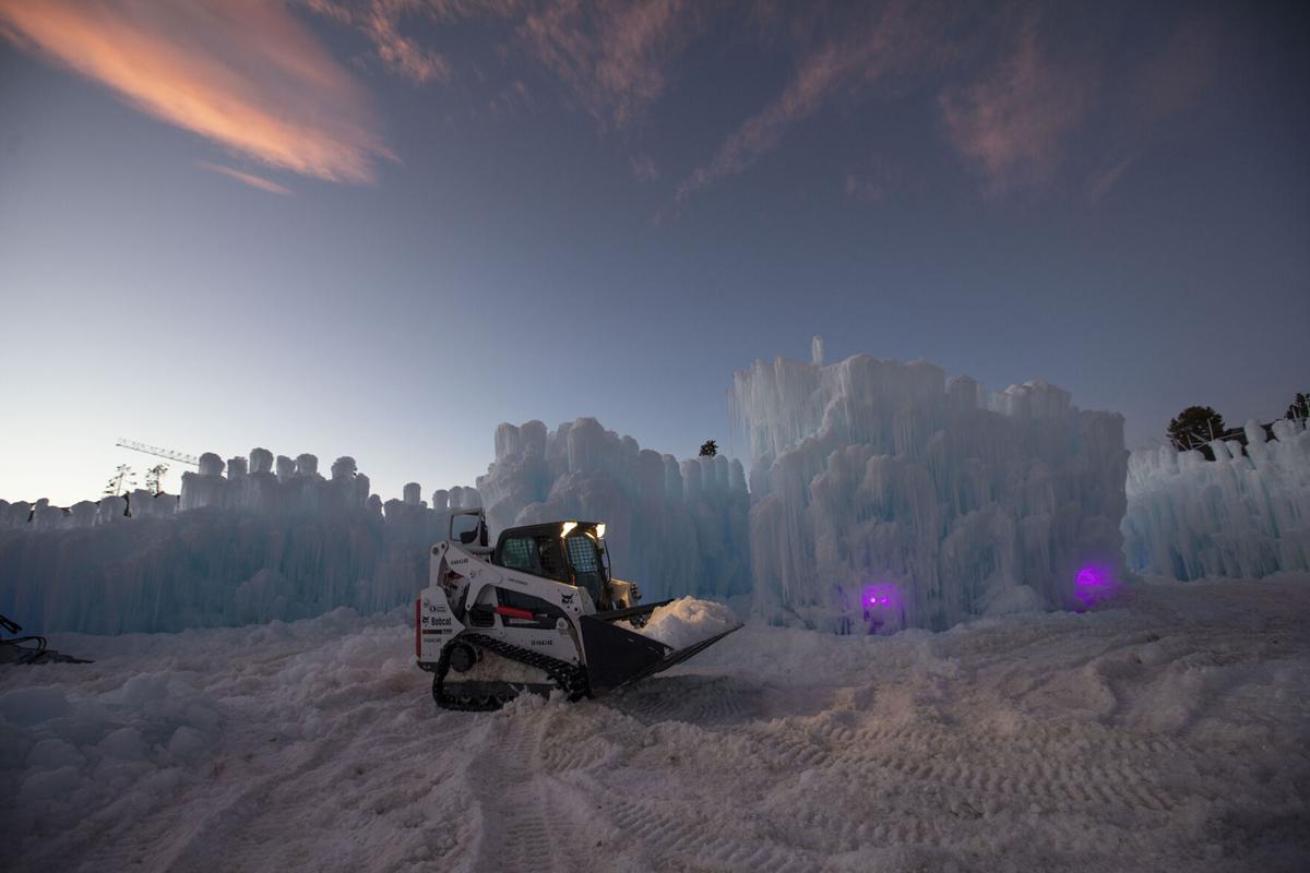 12xx20-news-icecastles 16.jpg
