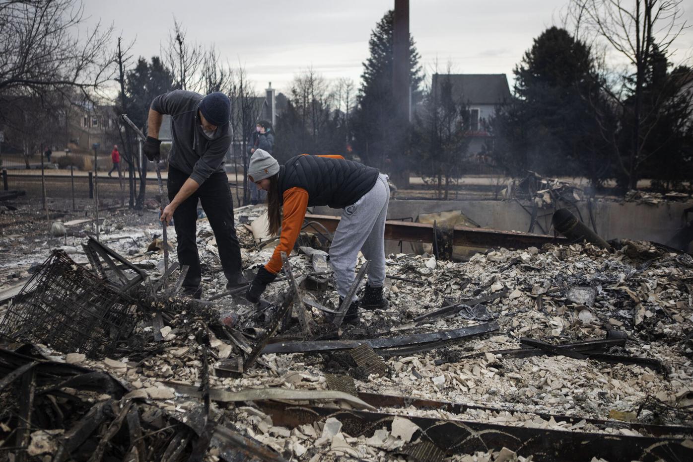 010122-news-LouisvilleFires04.JPG