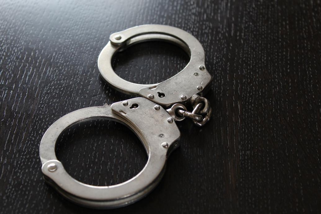 Colorado Springs police arrest one with outstanding warrants after