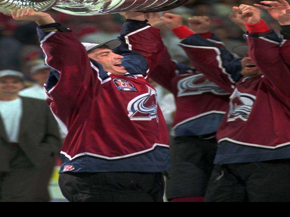 Avalanches' Joe Sakic named GM of the Year
