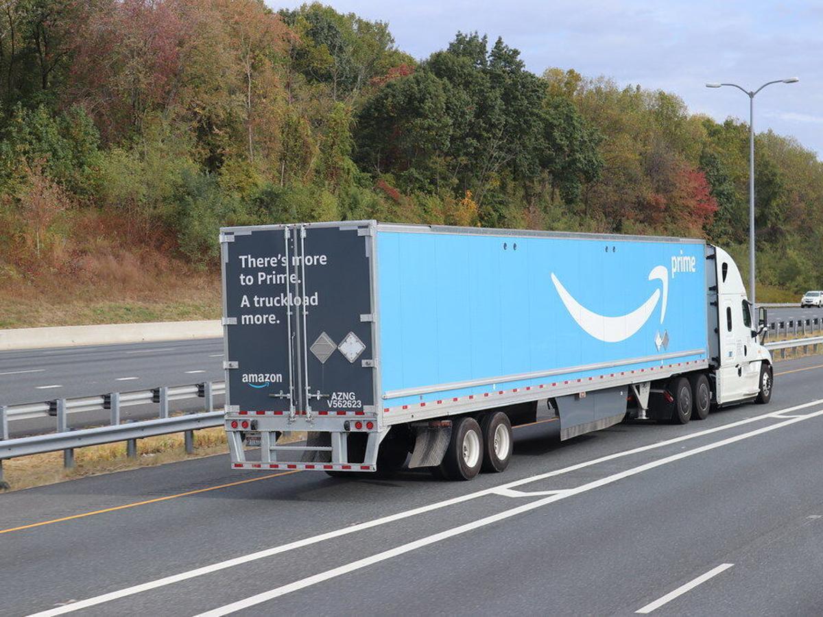 Watch Shocking Video Captures Amazon Truck Blown Sideways Crashing Near Colorado Wyoming Border Colorado Springs News Gazette Com Watch Shocking Video Captures Amazon Truck Blown Sideways Crashing Near Colorado Wyoming Border Colorado Springs News Gazette Com