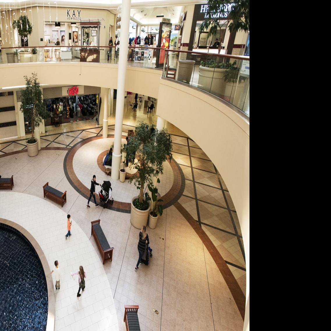 In Texas, reopened malls and restaurants draw few customers