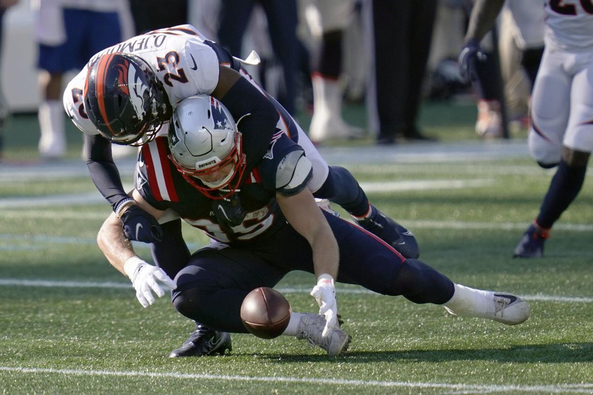 Denver Broncos Aggressive Defense Impresses Against Cam Newton Patriots Sports Coverage Gazette Com