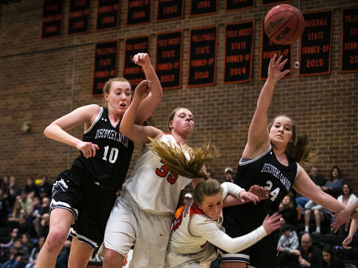 Varsity Girl S Basketball Discovery Canyon At Lewis Palmer High
