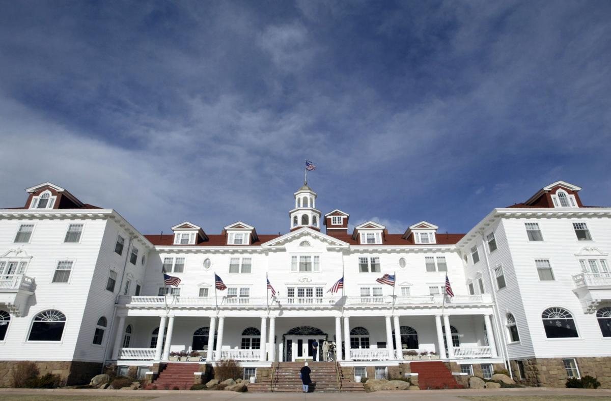 Watch Bear Wanders Through Lobby Of The Stanley Hotel In Estes Park Estes Park
