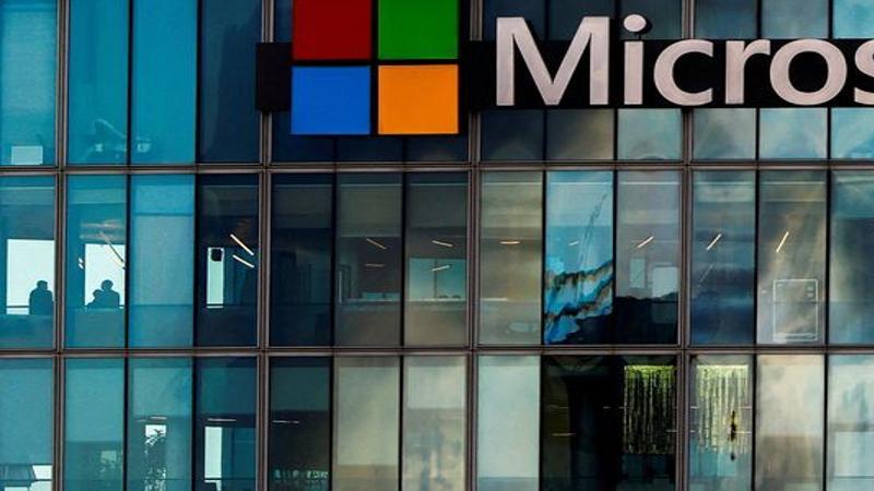 🌍STOCK REPORT:  **Microsoft in attesa dei risultati fiscali: previsioni ottimistiche e focus su Cloud e AI**