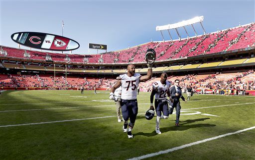 Chiefs lose Jamaal Charles in last-minute loss to Bears