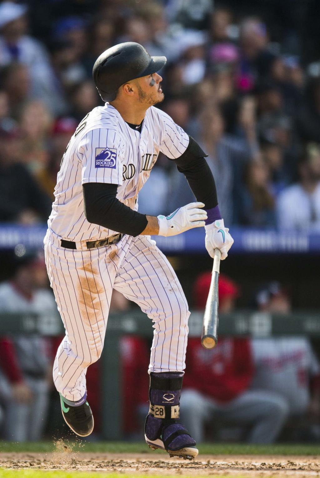 Nolan Arenado agrees to 8-year contract with Rockies