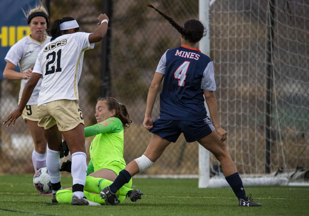 11_16_19 uccs1269.jpg