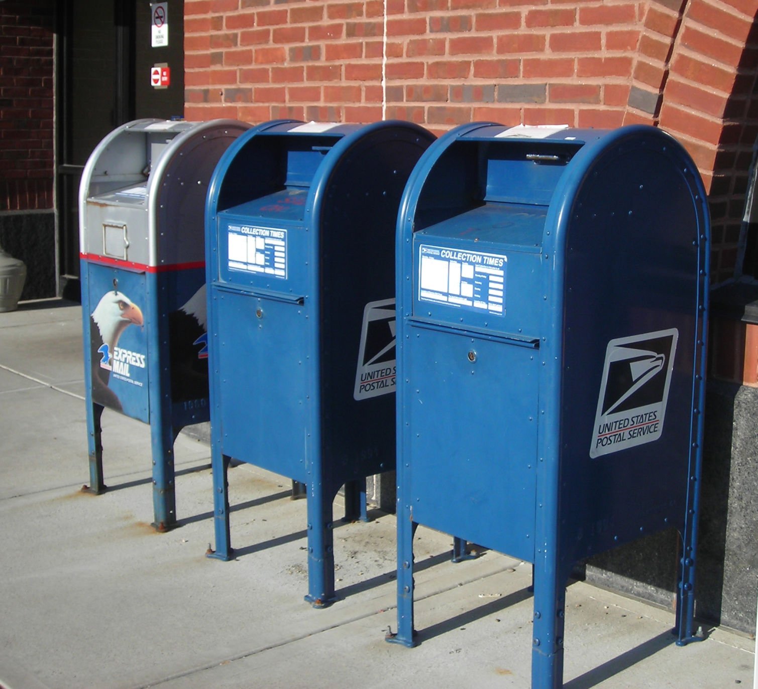 Blue mailbox near deals me