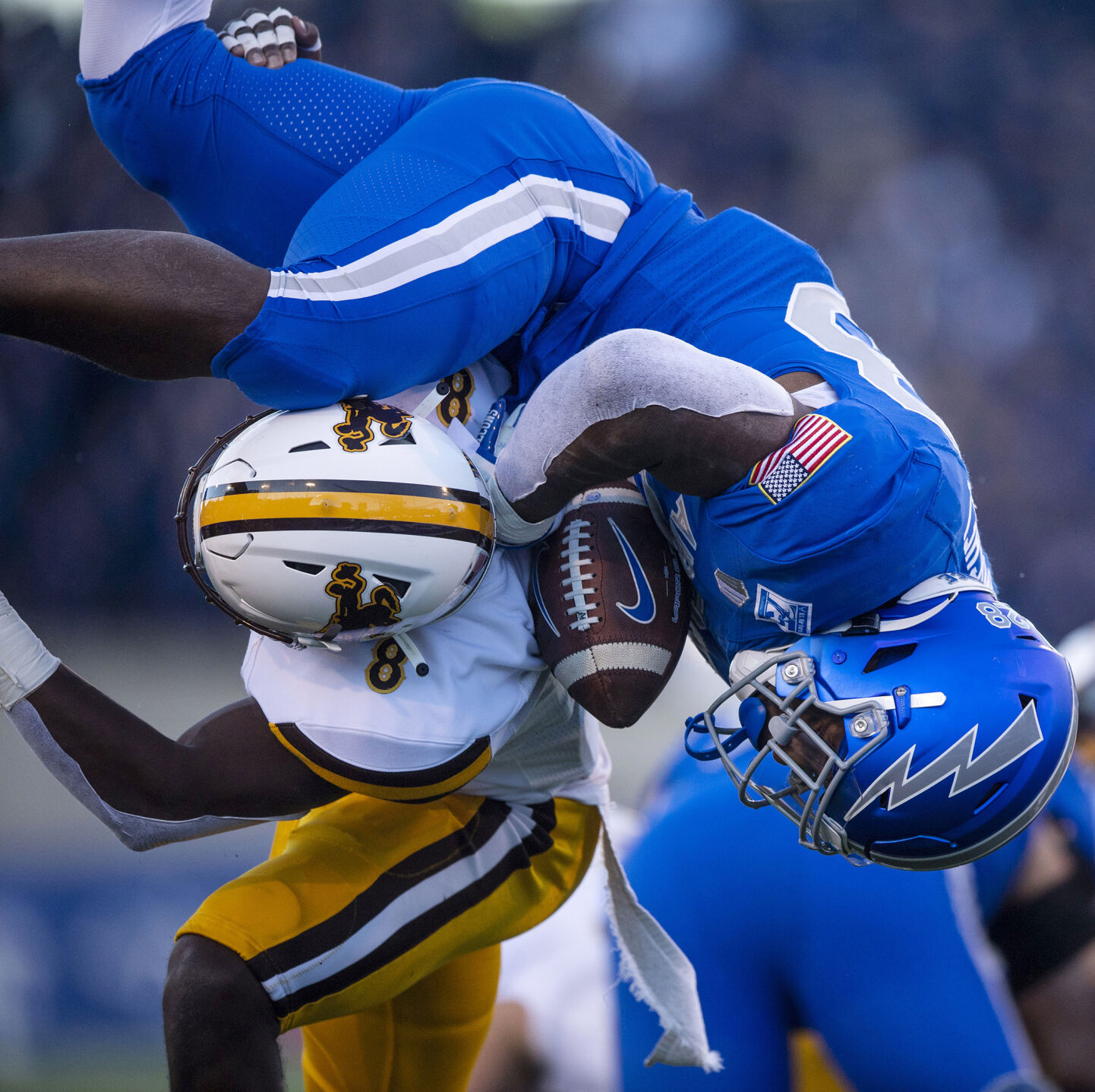 wyoming football gloves