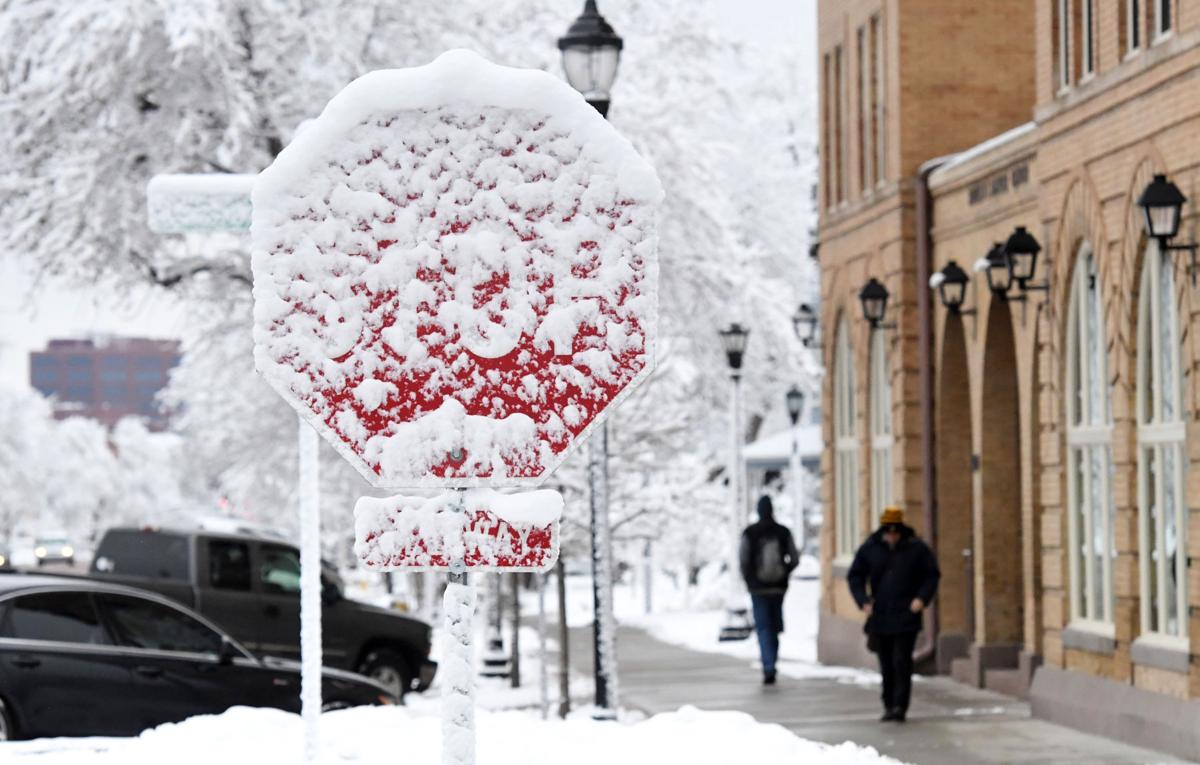 Snow Hits Colorado Springs Area School Districts Military Bases Delayed Colorado Springs News Gazette Com