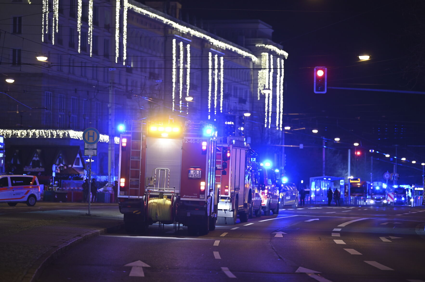 At Least 2 Dead And 60 Hurt After A Car Drives Into A German Christmas ...