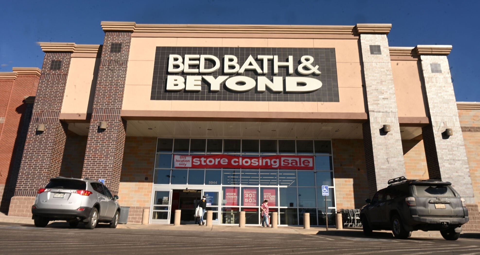 bed bath and beyond hours near me