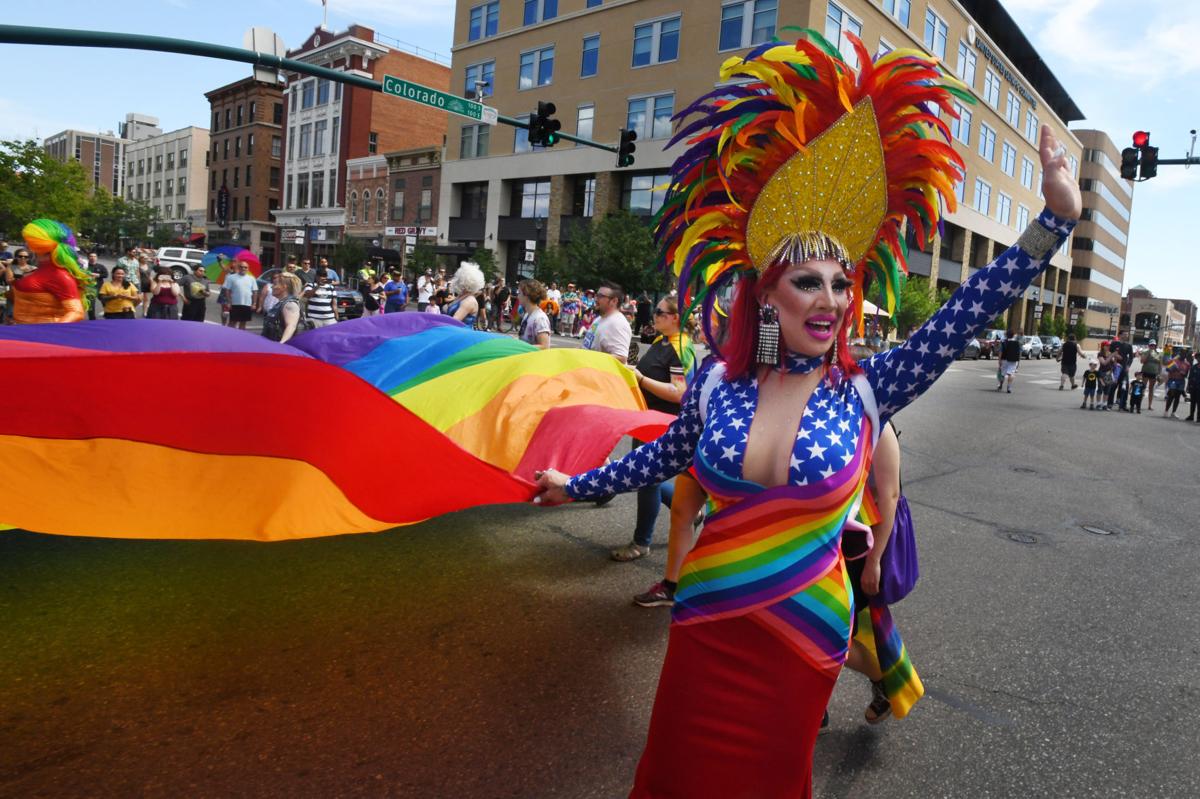 071019-news-parade 6228.JPG