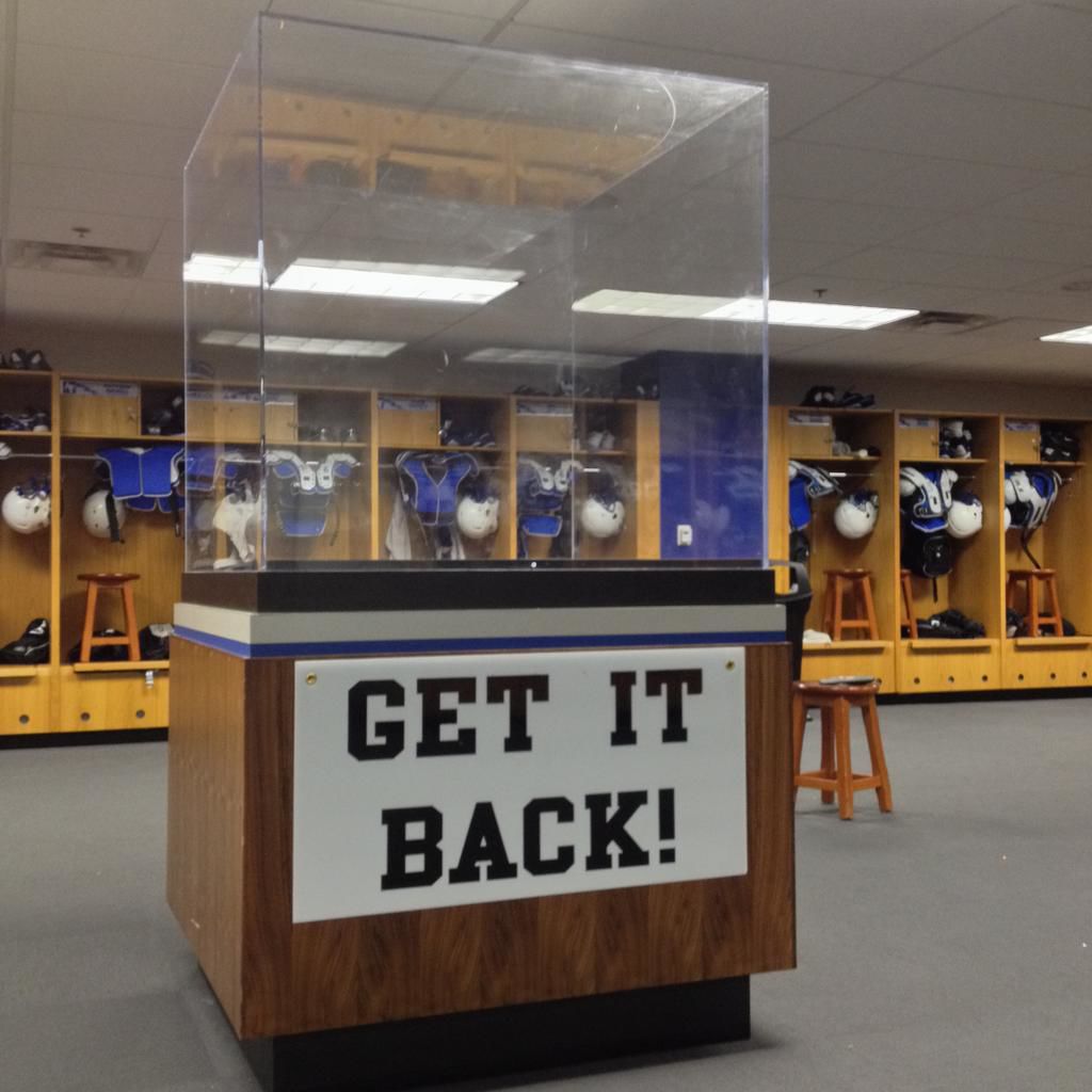 Empty trophy case in locker room sends not-so-subtle message to Air Force, Sports
