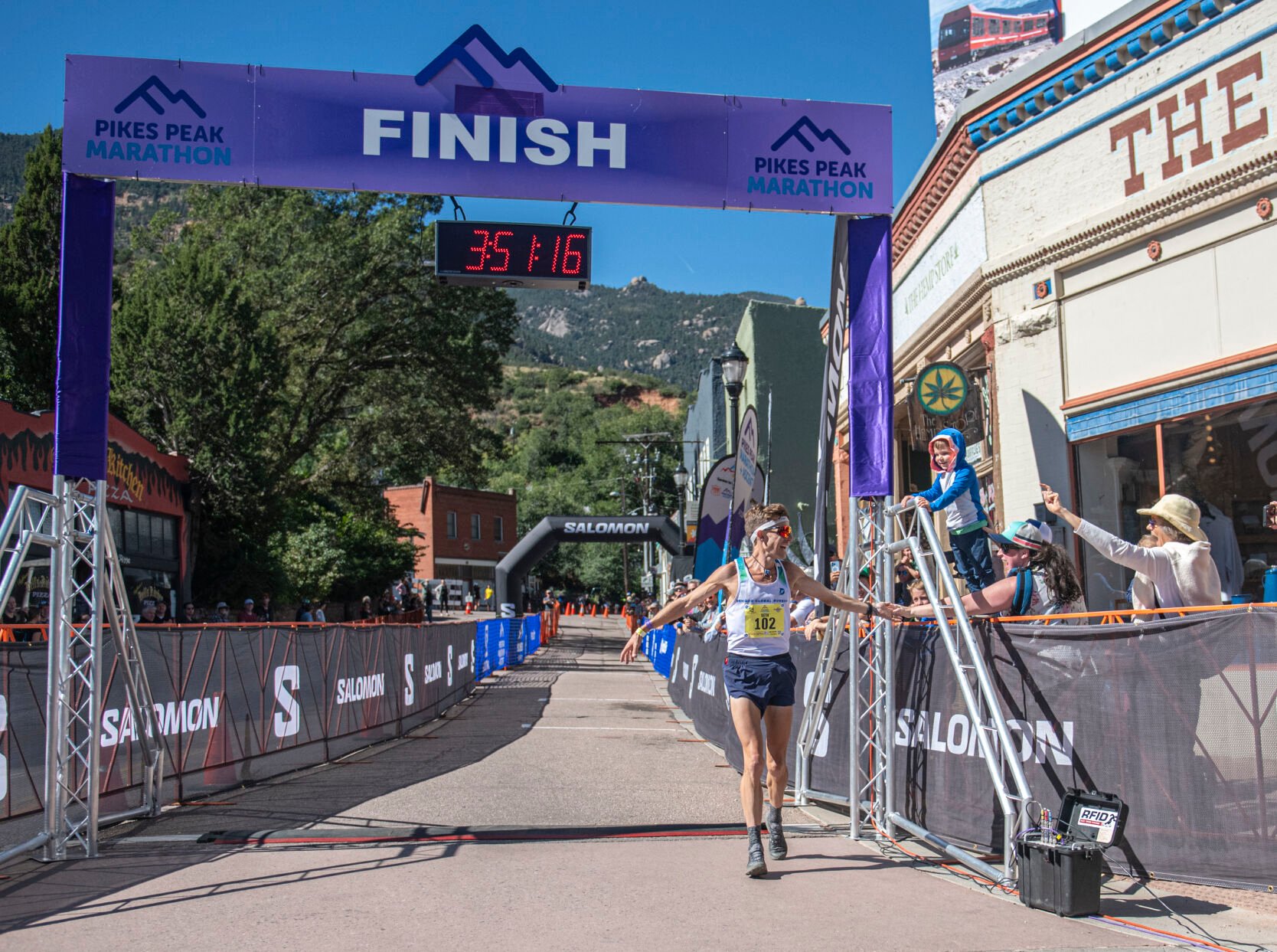 Salomon pikes 2024 peak marathon