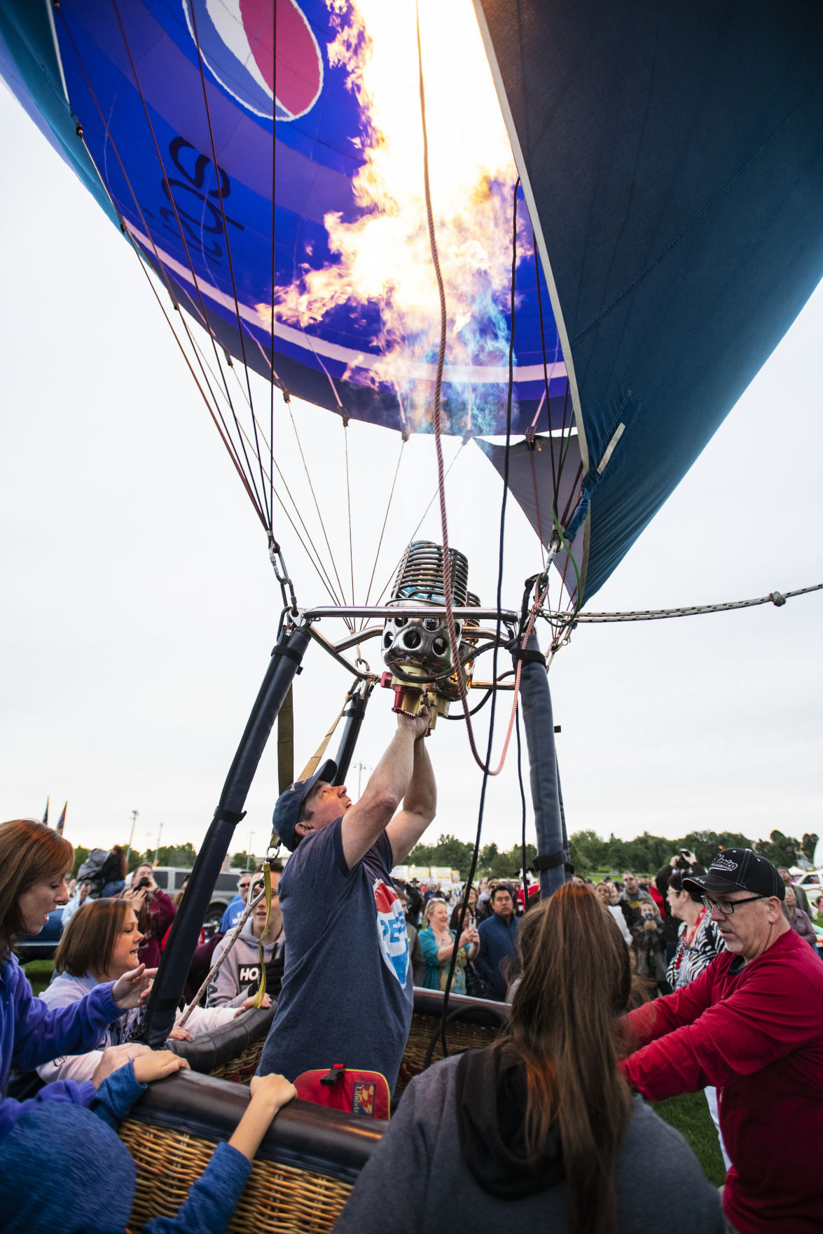 090218-news-balloonliftoff-0048.jpg