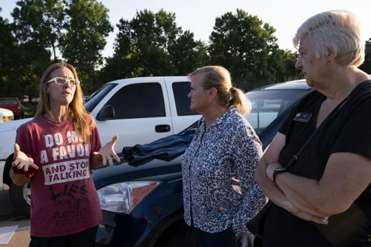 Reunification therapy dispute sends Colorado mom to jail Local News