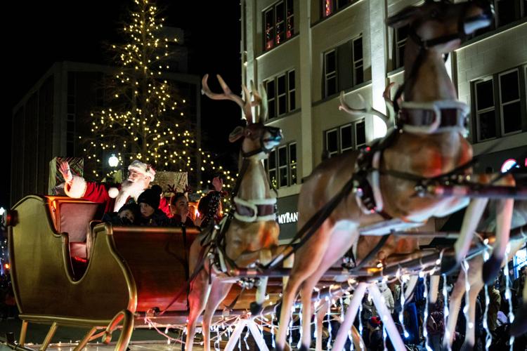 PHOTOS 40th Annual Festival of Lights Parade Multimedia
