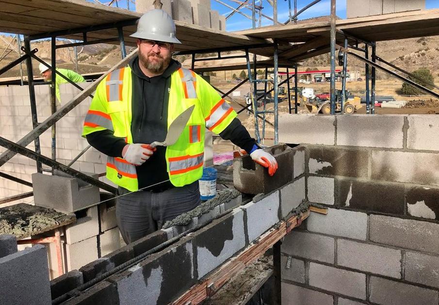 Colorado Springs Brewery Gets a Helping Hand with a Loan | Pub Brochets | Blogs Colorado Springs Brewery Gets a Helping Hand with a Loan | Pub Brochets | Blogs