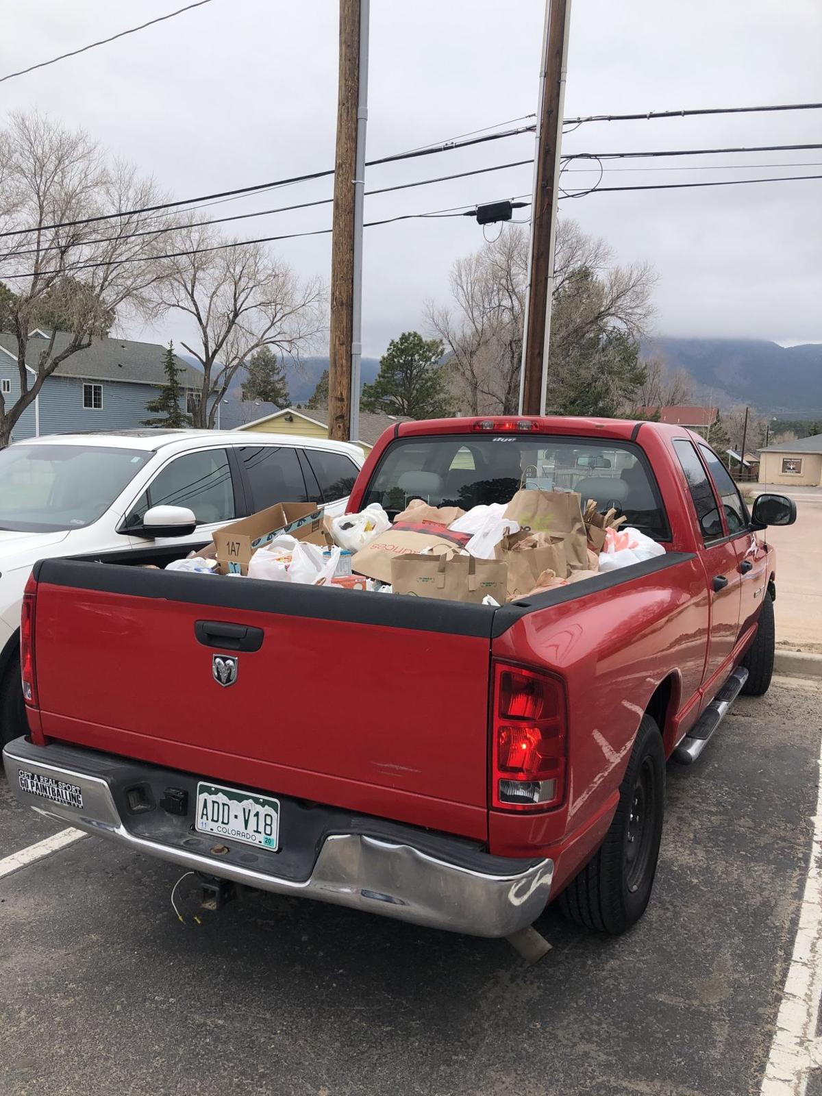 Tri-Lakes church supports community nonprofit with food drive